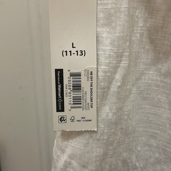 NO BOUNDARIES, NWT Size L white Off The shoulder top with adjustable straps. - Picture 5 of 6